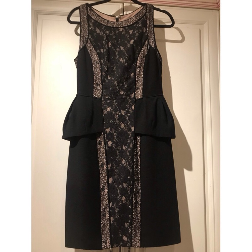 BCBGMAXAZRIA BLACK LACE DRESS
